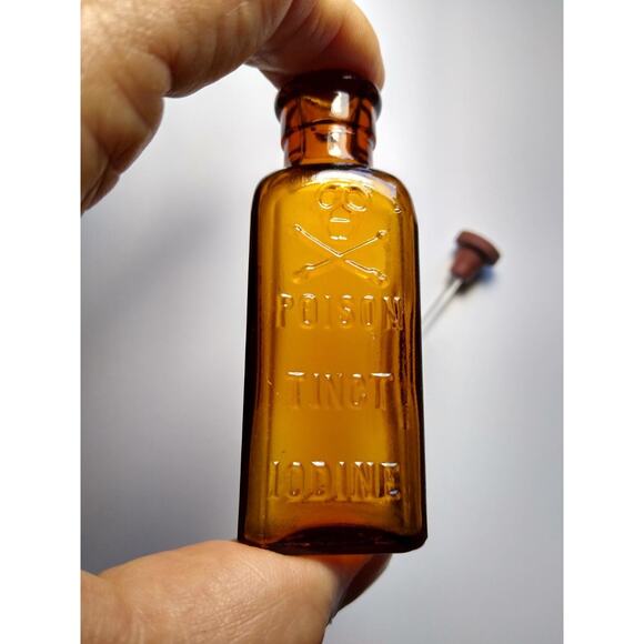 Antique Amber Glass Poison Bottle Skull & Crossbones Tincture Iodine Dropper K7 - Picture 2 of 7